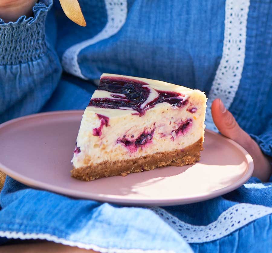 Blackcurrant cheesecake recipe | BBC Good Food